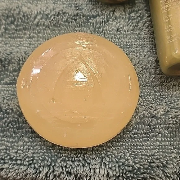 Aulani Bath & Body Products. Shampoo,  Conditioner, Soap, Lotion. - Picture 4 of 11